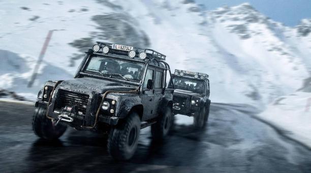 Land Rover Defender SVX de James Bond