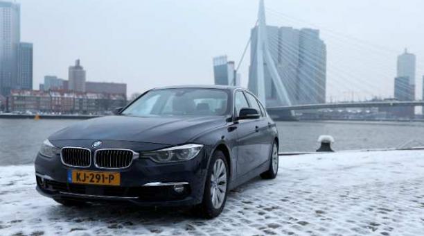Un BMW híbrido en Rotterdam. Foto: Reuters