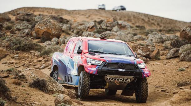 La Toyota de Lucio Álvarez, durante el Rally de Kazajistán. Foto: @DakarRoadbook