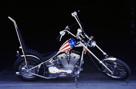 La icónica moto Harley-Davidson conducida por Peter Fonda en el filme contracultural 'Easy Rider' (1969). Foto: EFE