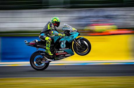 Valentino Rossi a bordo de su Yamaha. Foto: @ValeYellow46