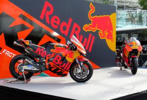 Red Bull KTM Factory Racing, KTM RC16 Photo by: Gerald Dirnbeck